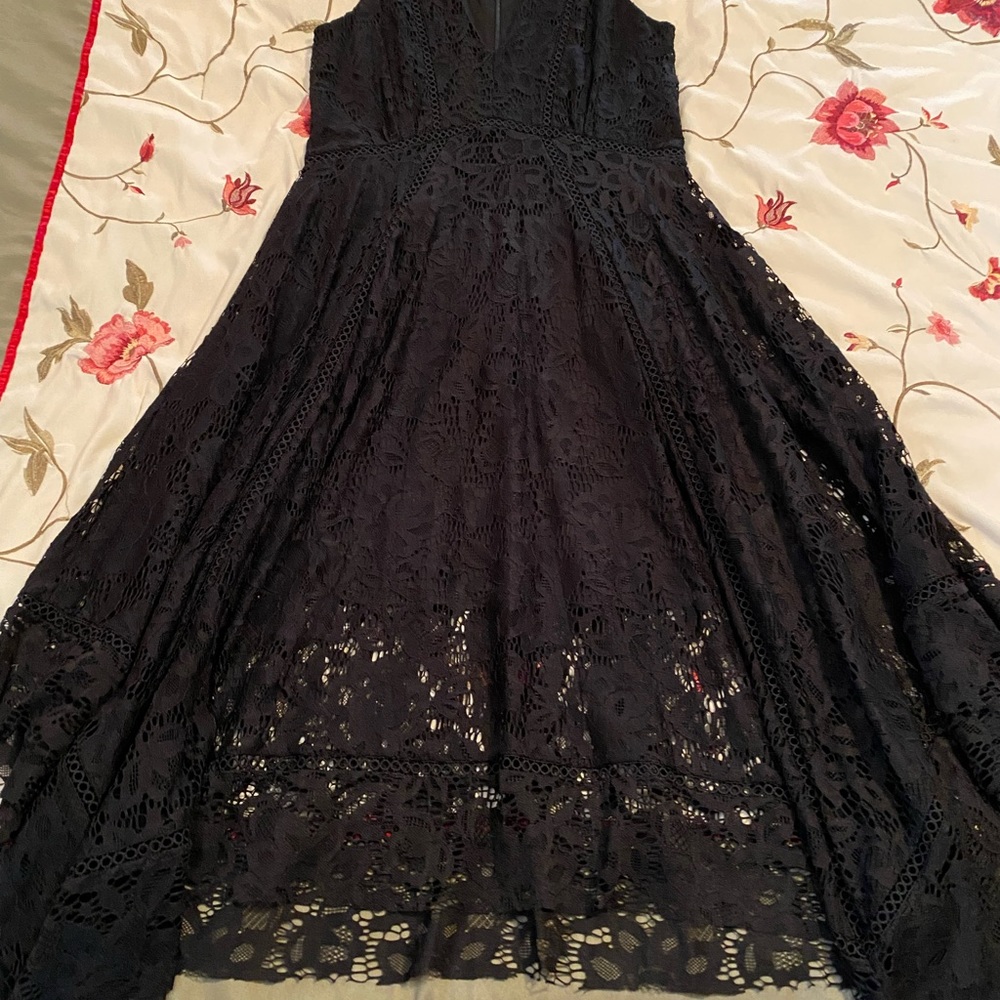 Women’s Black Sleeveless Handkerchief Hem Dress